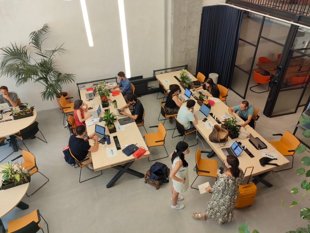 outsourced content marketing by VeraContent